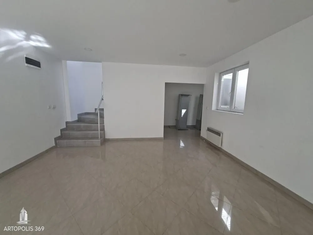 Prodaja, poslovni prostor, 117m², Cvetkova Pijaca, Zvezdara Sve Podlokacije