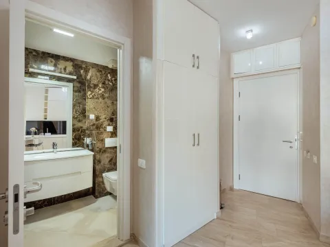 Sale, one bedroom apartment, 63m², Tre Canne, Budva - image 12