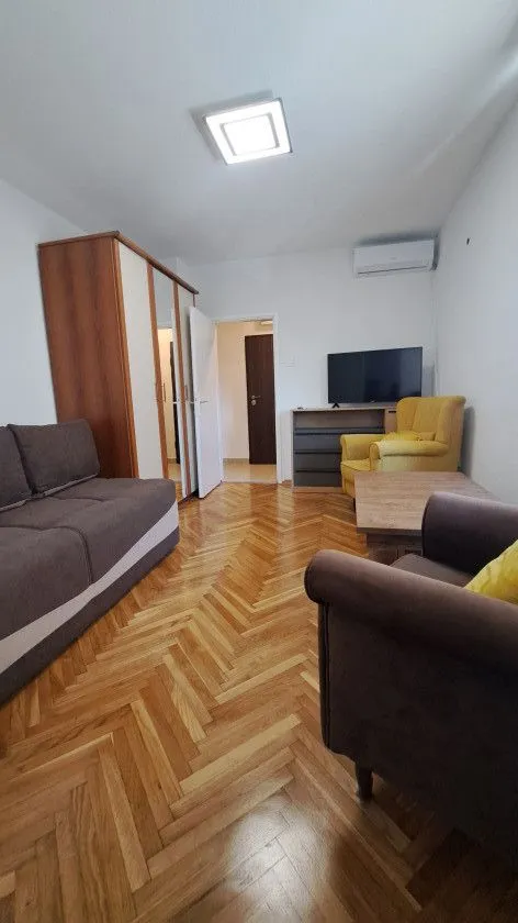Rent, studio apartment, 32m², Blok 6, Podgorica