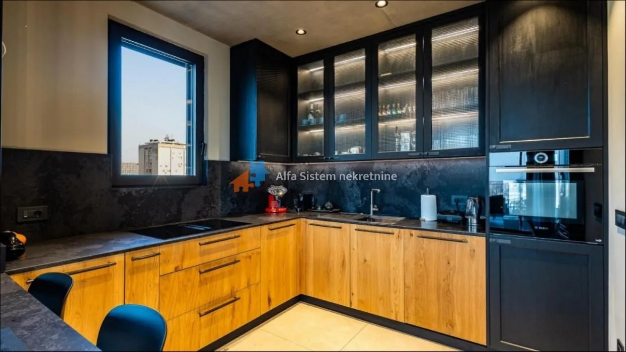 Rent, three bedroom apartment, 193m², Stari Grad, Beograd
