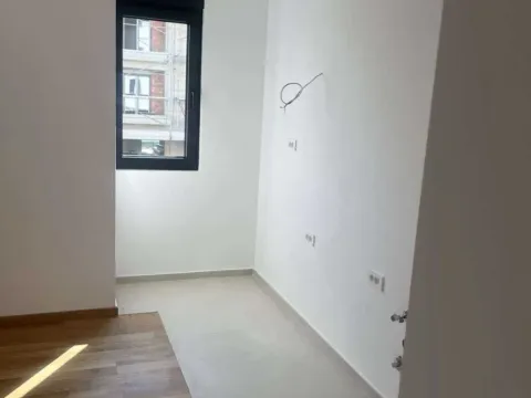 Izdavanje, dvosoban stan, 53m², City Kvart, Podgorica - image 4