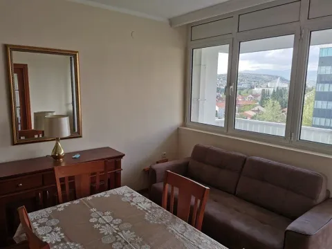 Izdavanje, jednosoban stan, 65m², Centar, Podgorica - image 4