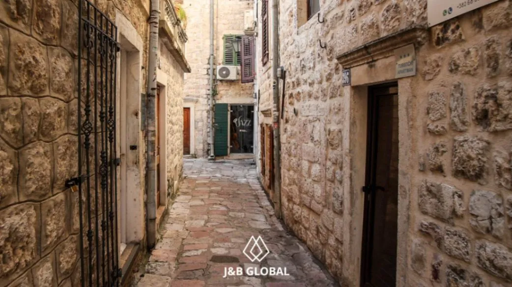 Sale, house, 300m², Kotor, Crna Gora