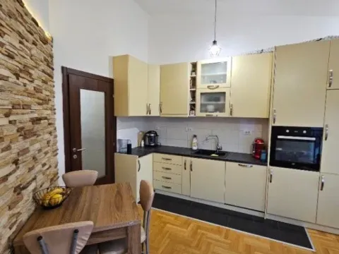 Prodaja, jednosoban stan, 40m², Stari Aerodrom, Podgorica - image 4