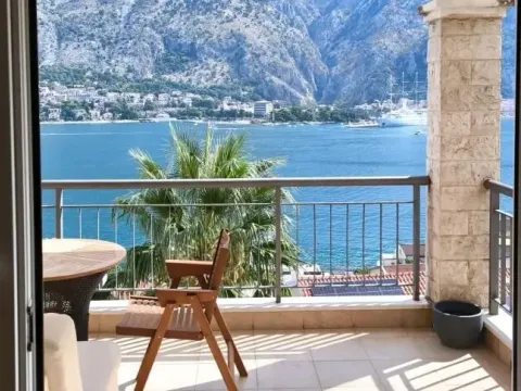 Sale, two bedroom apartment, 76m², Muo, Kotor - image 2