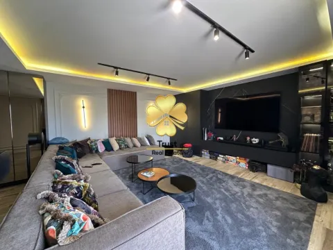 Prodaja, trosoban stan, 195m², Pobrežje, Podgorica - image 3