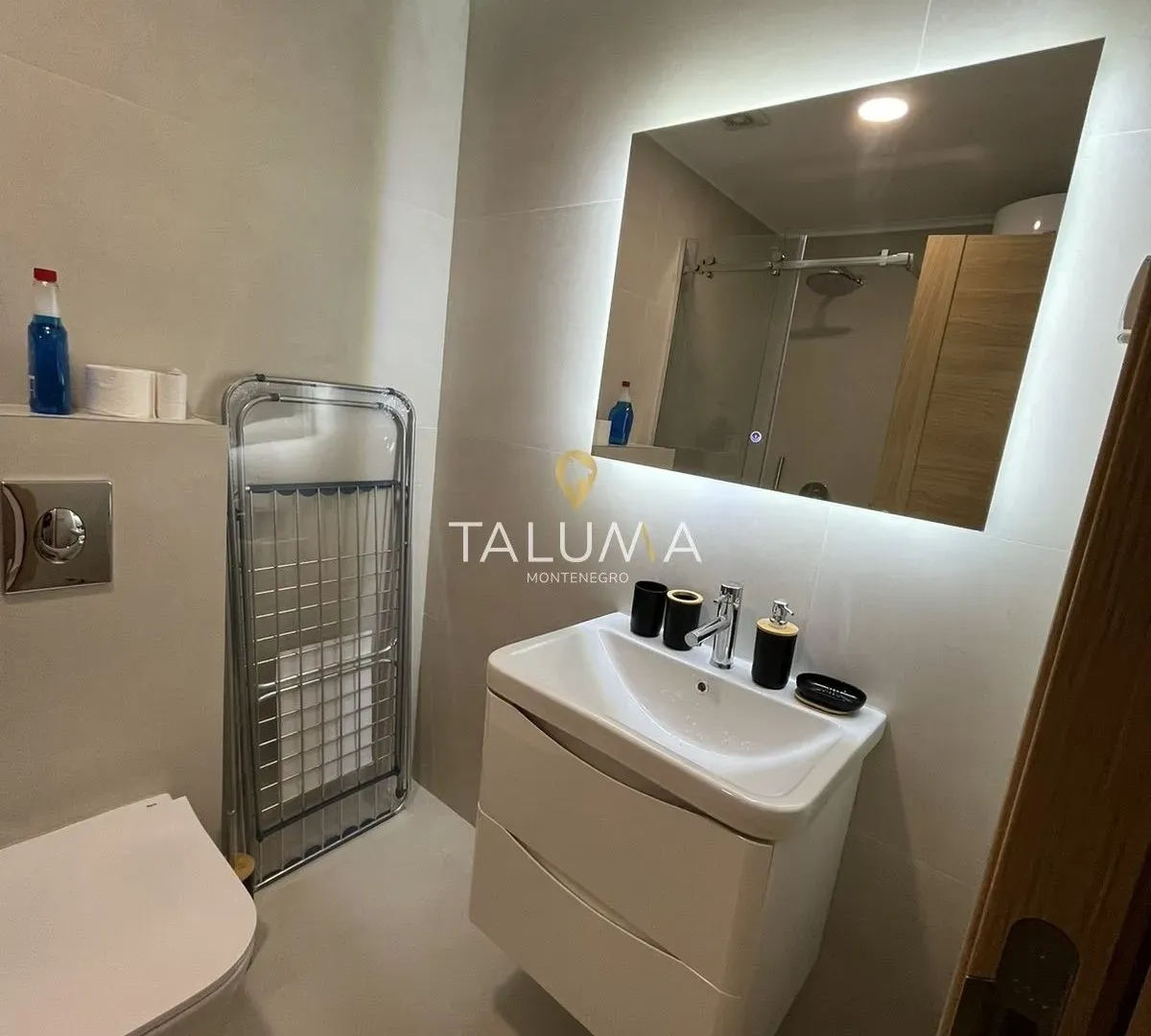 Izdavanje, jednosoban stan, 45m², City Kvart, Podgorica