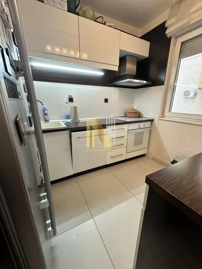 Prodaja, trosoban stan, 67m², Grbavica, Novi Sad Sve Podlokacije