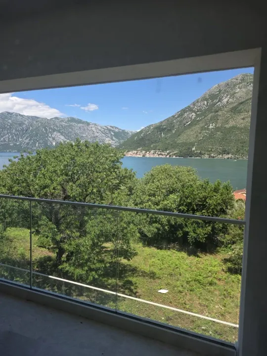 Sale, two bedroom apartment, 85m², Stoliv, Kotor