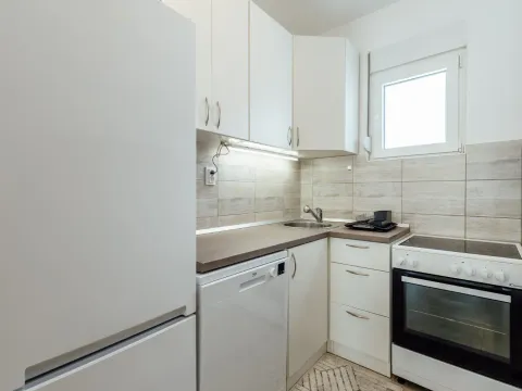 Rent, two bedroom apartment, 60m², Meljine, Herceg Novi - image 3