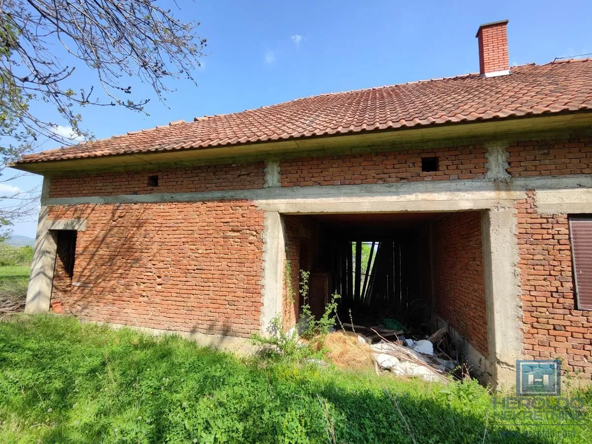 Prodaja, kuća, 200m², Šantarovac, Jagodina
