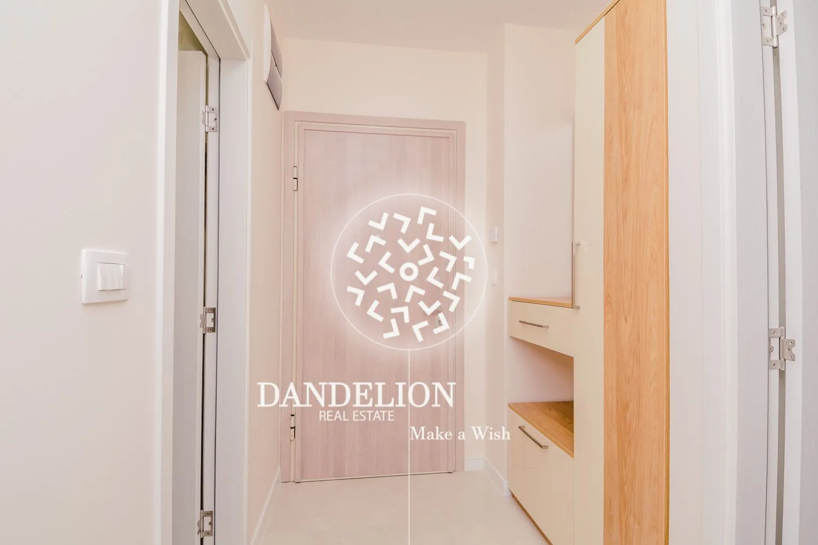 Izdavanje, jednosoban stan, 50m², Central Point, Podgorica