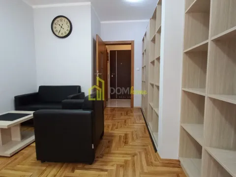 Izdavanje, poslovni prostor, 40m², Gorica C, Podgorica - image 1