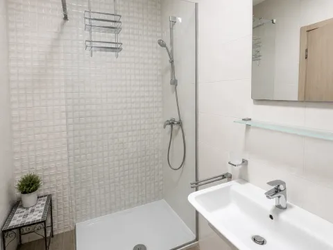 Rent, two bedroom apartment, 71m², City Kvart, Podgorica - image 13