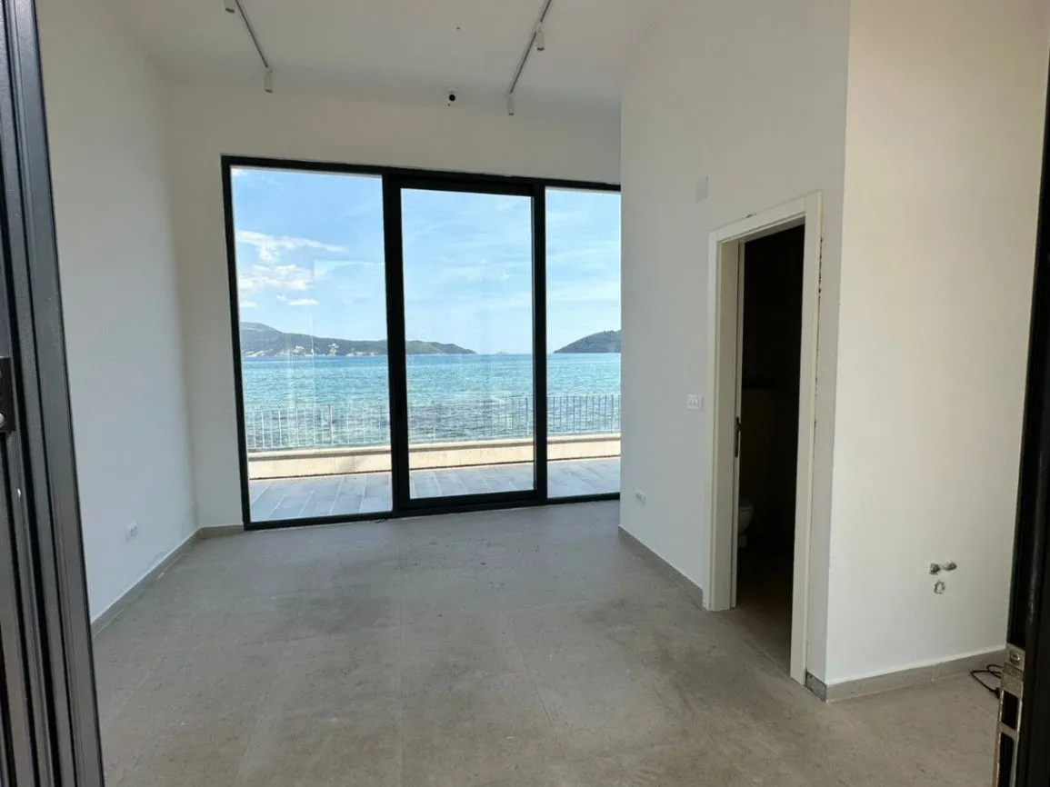 Izdavanje,  poslovni prostor, 178m2, Igalo, Herceg Novi