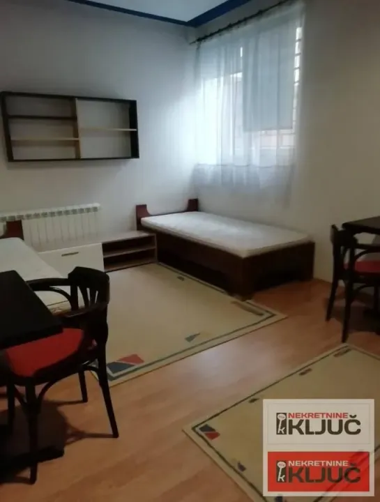 Izdavanje, jednosoban stan, 40m², Centar, Novi Sad