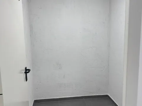 Izdavanje, dvosoban stan, 66m², Stari Aerodrom, Podgorica - image 9