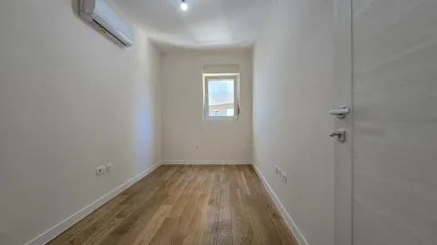 Rent, office space, 93m², Central Point, Podgorica - image 13