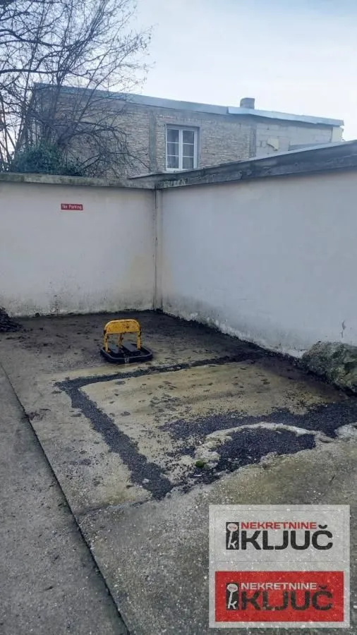 Izdavanje, trosoban stan, 71m², Centar, Novi Sad