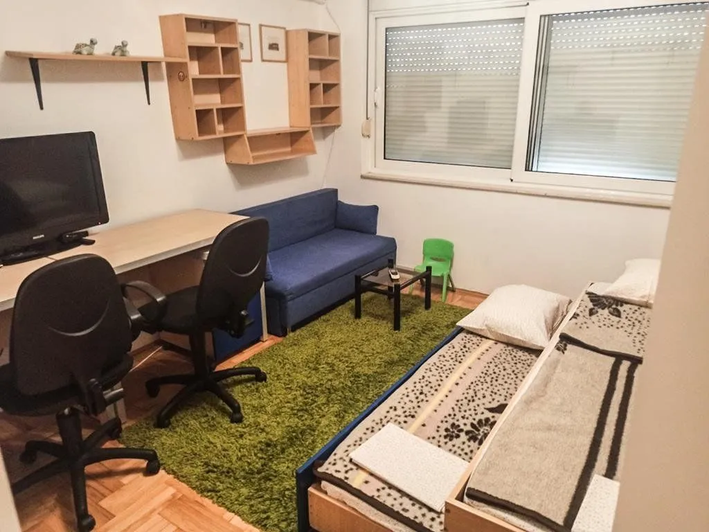 Izdavanje, dvosoban stan, 75m², Preko Morače, Podgorica