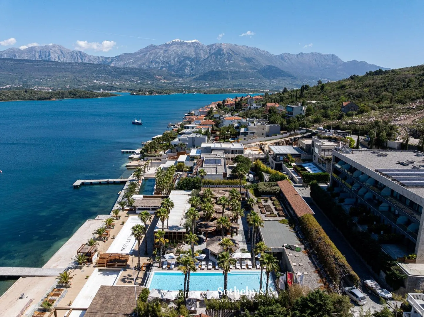 Prodaja, dvosoban stan, 300m², Đuraševići, Tivat