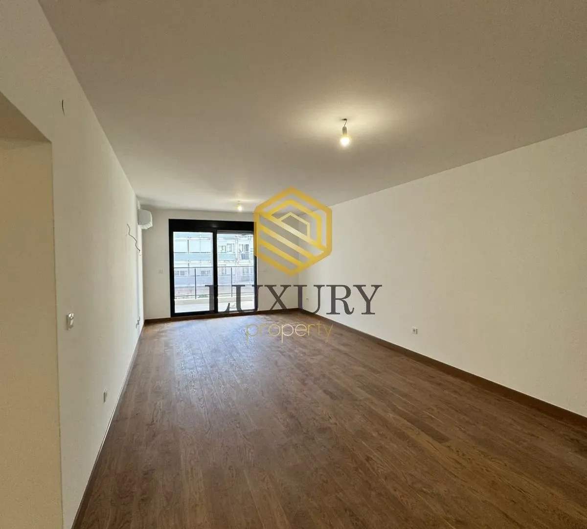 Prodaja, trosoban stan, 127m², Tološka šuma, Podgorica