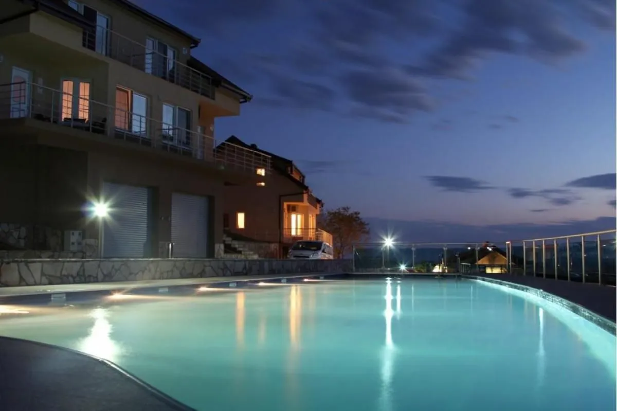 Prodaja, dvosoban stan, 132m², Bar, Crna Gora