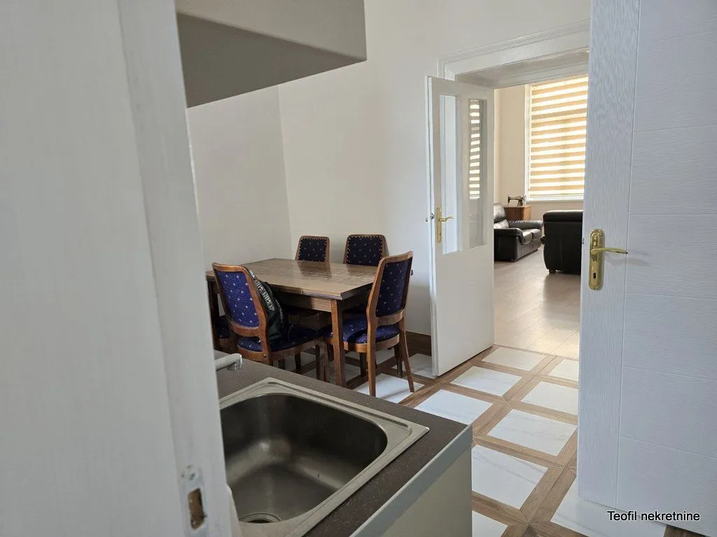 Izdavanje, dvosoban stan, 72m², Zemun Centar, Zemun Sve Podlokacije