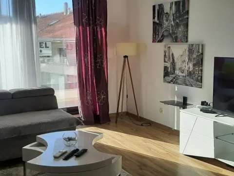 Rent, two bedroom apartment, 80m², Rafailovići, Budva - image 21
