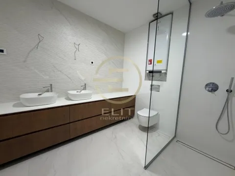 Izdavanje, stan, 126m², Stari grad, Novi Sad - image 11