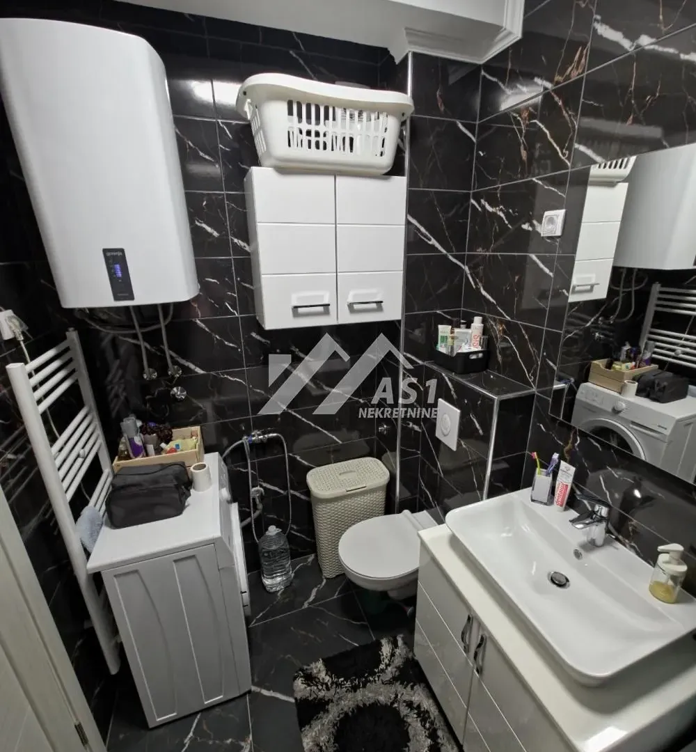 Izdavanje, dvosoban stan, 44m², Grbavica, Novi Sad Sve Podlokacije