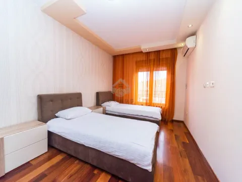 Izdavanje, dvosoban stan, 75m², Centar, Podgorica - image 8