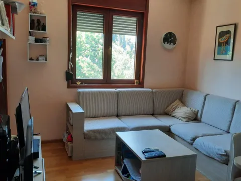 Izdavanje, stan, 38m², Pobrežje, Podgorica