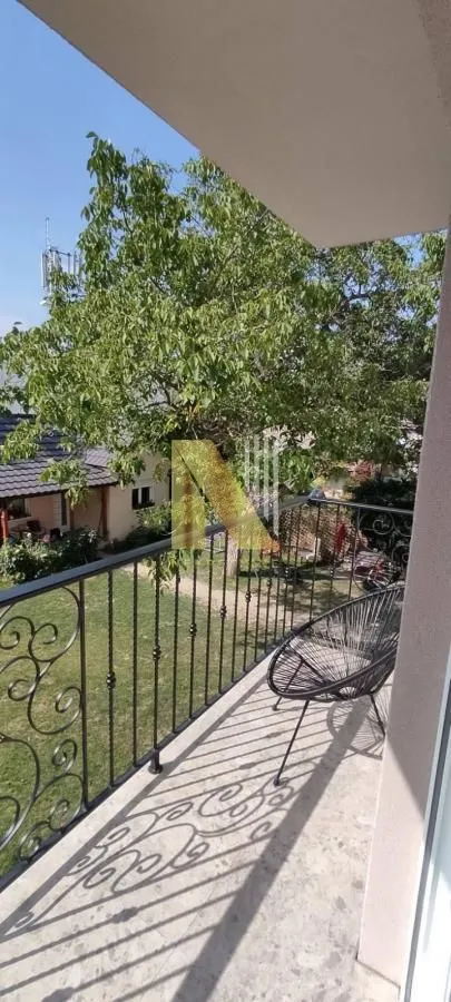 Rent, office space, 350m², Petrovaradin, Novi Sad