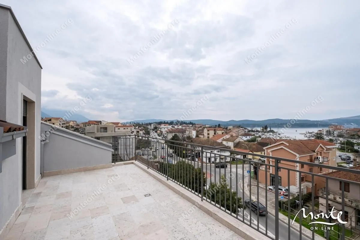 Prodaja, trosoban stan, 236m², Tivat, Crna Gora