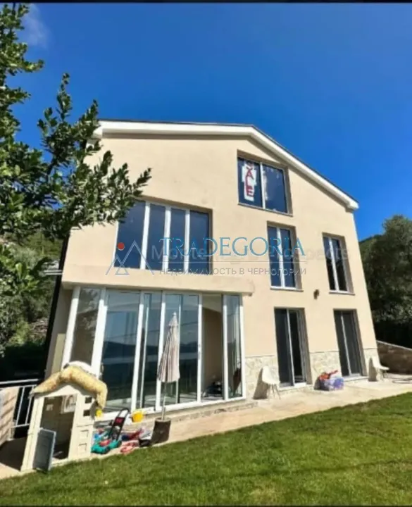 Sale, house, 250m², Baošići, Herceg Novi