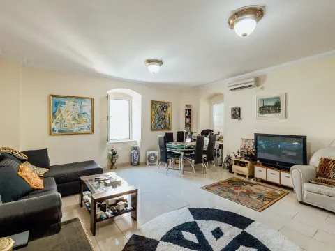 Prodaja, kuća, 268m², Budva, Crna Gora - image 10