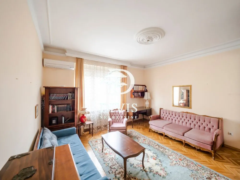 Prodaja, četvorosoban stan, 111m², Stari Grad, Beograd