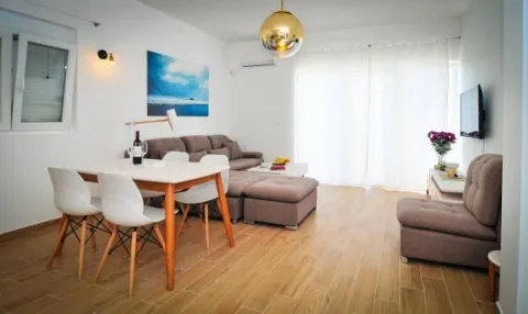 Rent, two bedroom apartment, 95m², Mrčevac, Tivat - image 8