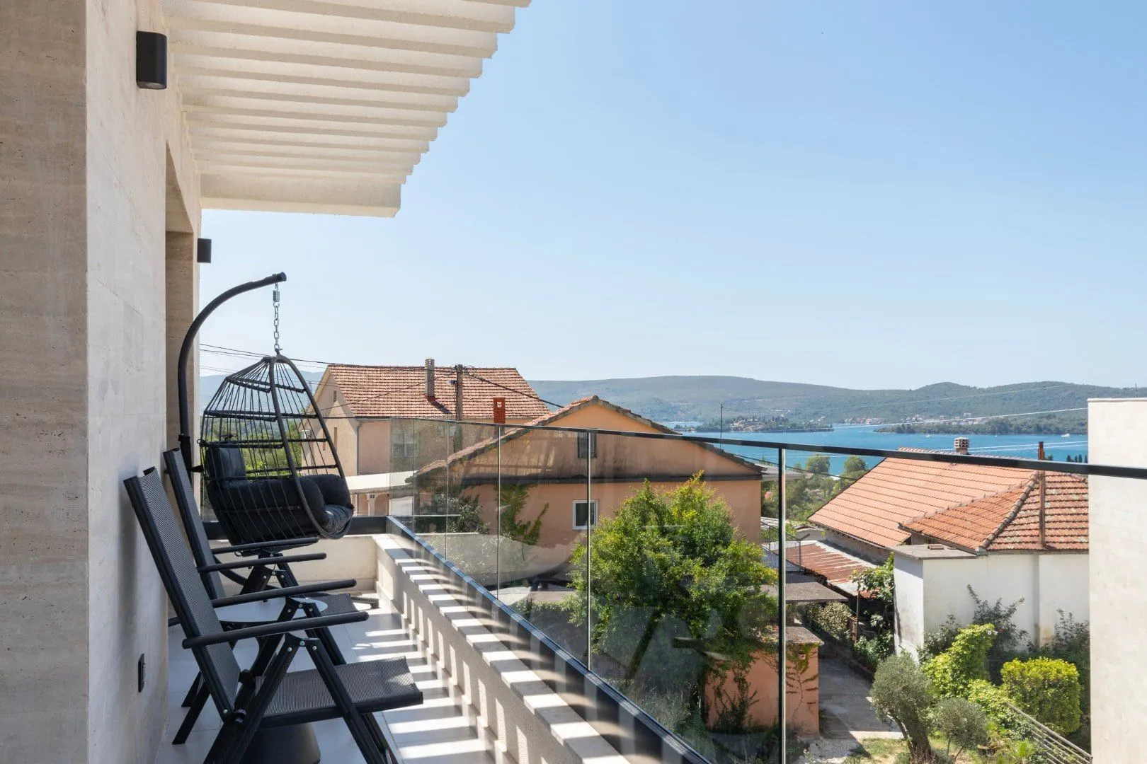 Izdavanje, kuća, 400m², Kotor, Crna Gora