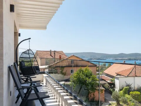 Izdavanje, kuća, 400m², Marići, Tivat - image 14