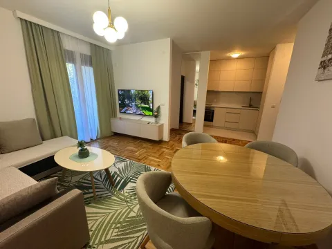 Rent, one bedroom apartment, 50m², Bečići, Budva