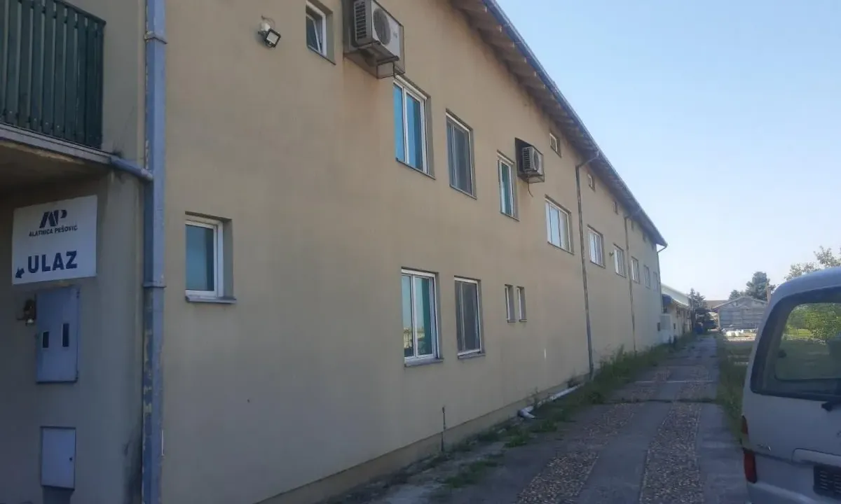 Prodaja, poslovni prostor, 2090m², Šimanovci, Pećinci