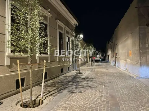 Izdavanje, kuća, 260m², Centar, Novi Sad - image 10