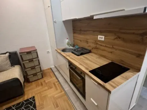 Izdavanje, garsonjera, 27m², Popovići, Bar - image 4