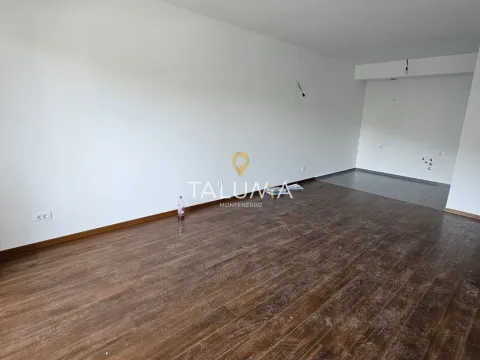 Izdavanje, trosoban stan, 96m², City Kvart, Podgorica - image 2