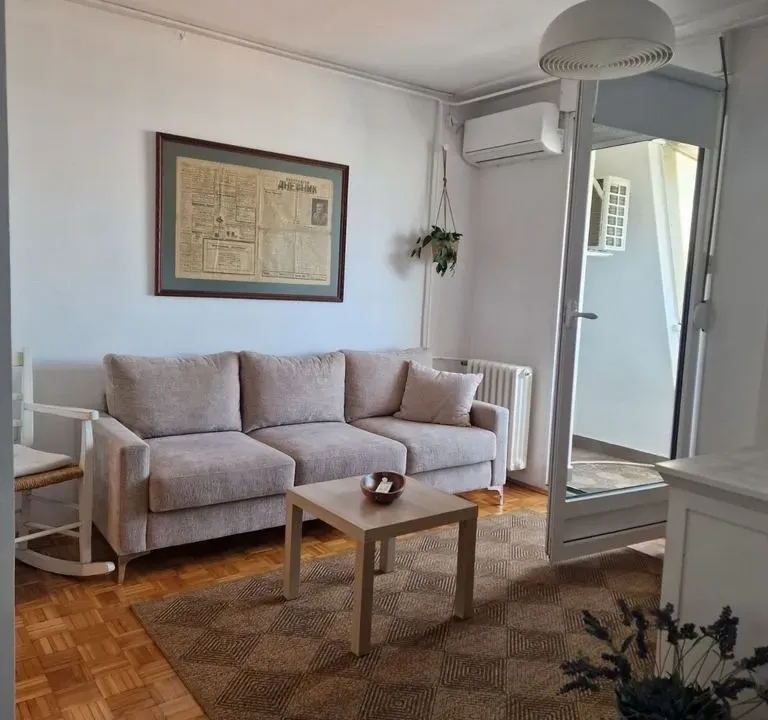Rent, studio apartment, 33m², Stari Grad, Beograd