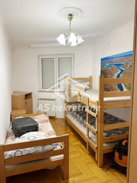 Izdavanje, trosoban stan, 60m², Brace Jerković, Voždovac Sve Podlokacije