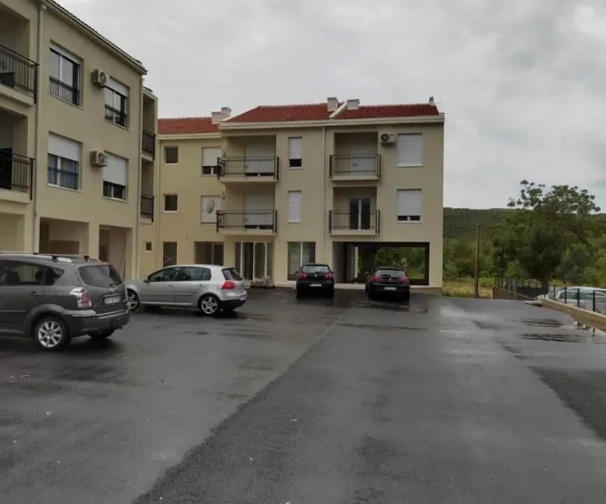 Rent, one bedroom apartment, 48m², Radanovići, Kotor