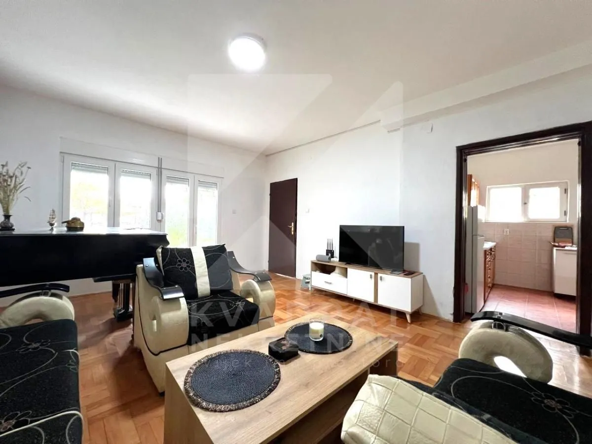 Izdavanje, kuća, 160m², Zabjelo, Podgorica